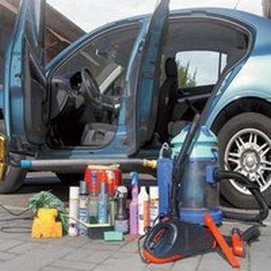 Как очистить салон автомобиля