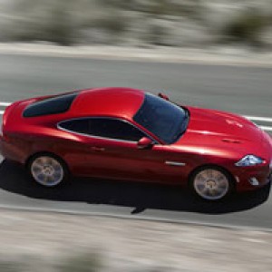 Jaguar сделает трековое купе F-Type