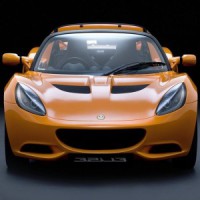 Lotus везет дорожный Elise S Cup R в Париж