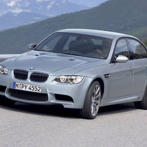 BMW намерена подать i8 разогретой